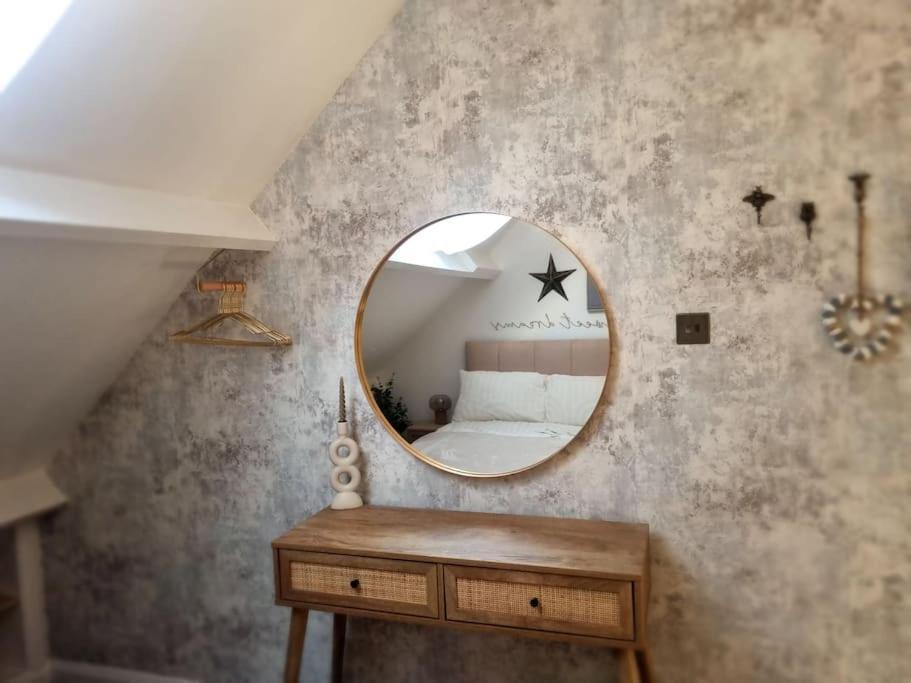 Cosy Moat House Cottage #3 Pembroke Bagian luar foto